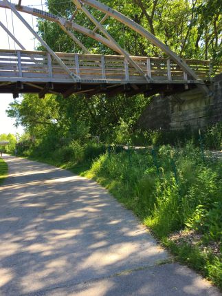 Oak Leaf Trail bridge